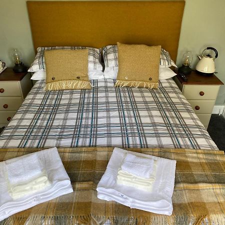 Bear Inn - Bisley Bisley  ภายนอก รูปภาพ