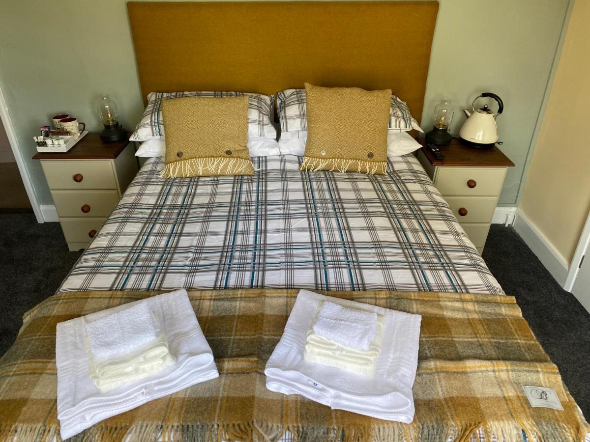 Bear Inn - Bisley Bisley  ภายนอก รูปภาพ
