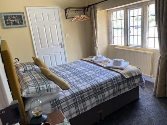 Bear Inn - Bisley Bisley  ภายนอก รูปภาพ