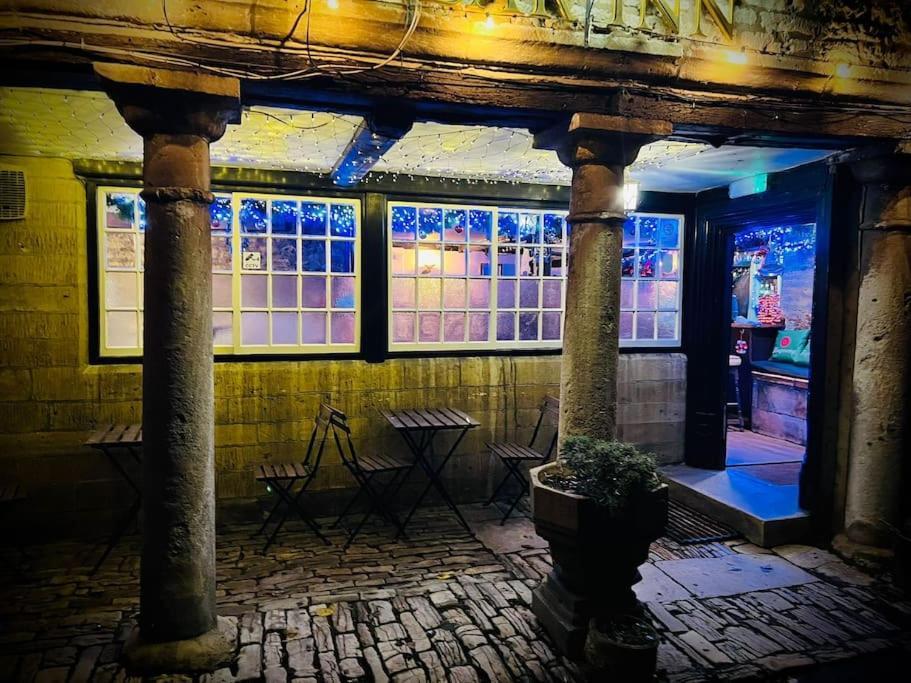 Bear Inn - Bisley Bisley  ภายนอก รูปภาพ