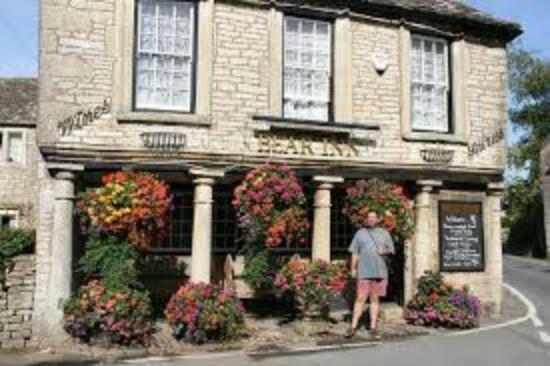 Bear Inn - Bisley Bisley  ภายนอก รูปภาพ